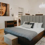 Contessa Apartment