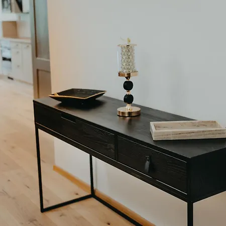 Contessa Apartment *