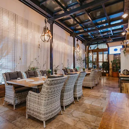 Contessa Apartment *
