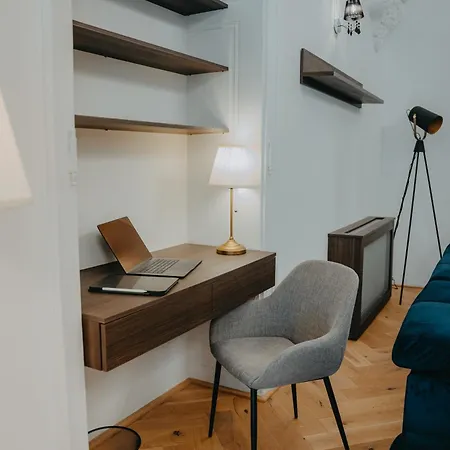 Contessa Apartment *