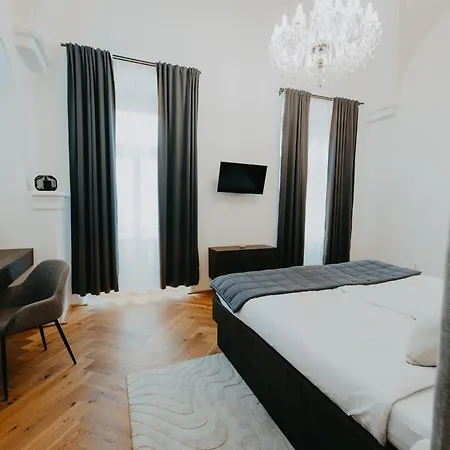 Contessa Apartment *
